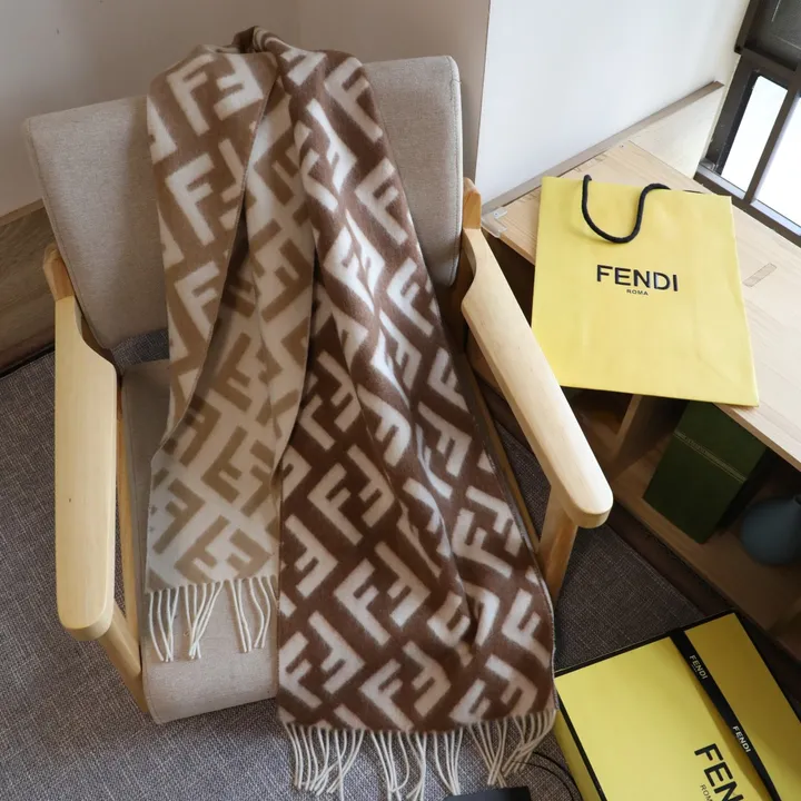 スーパーコピー フェンディ マフラー