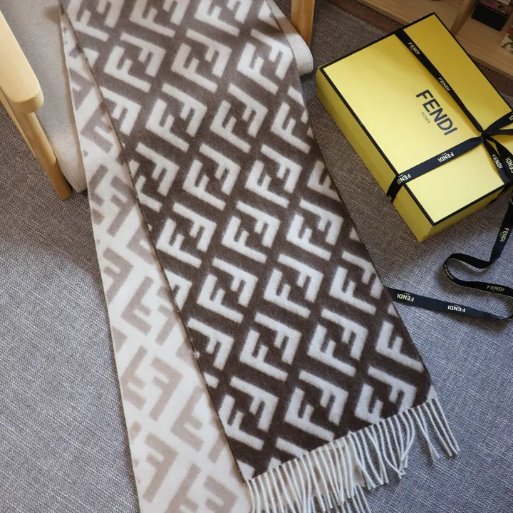 スーパーコピー フェンディ マフラー