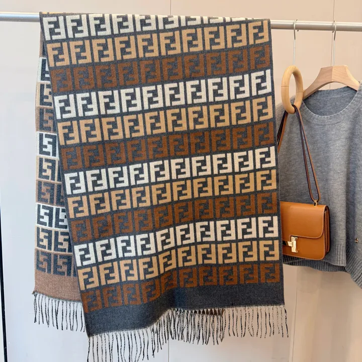 スーパーコピー フェンディ マフラー