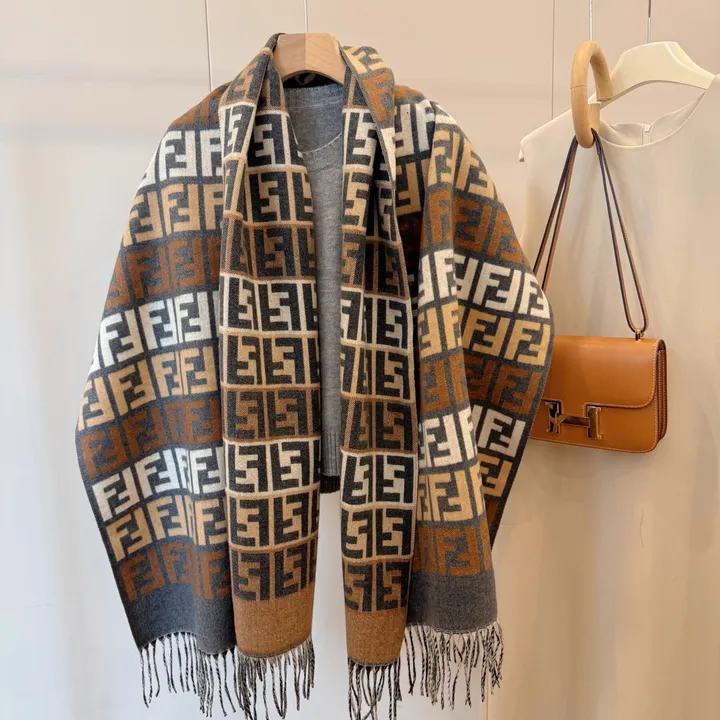 スーパーコピー フェンディ マフラー