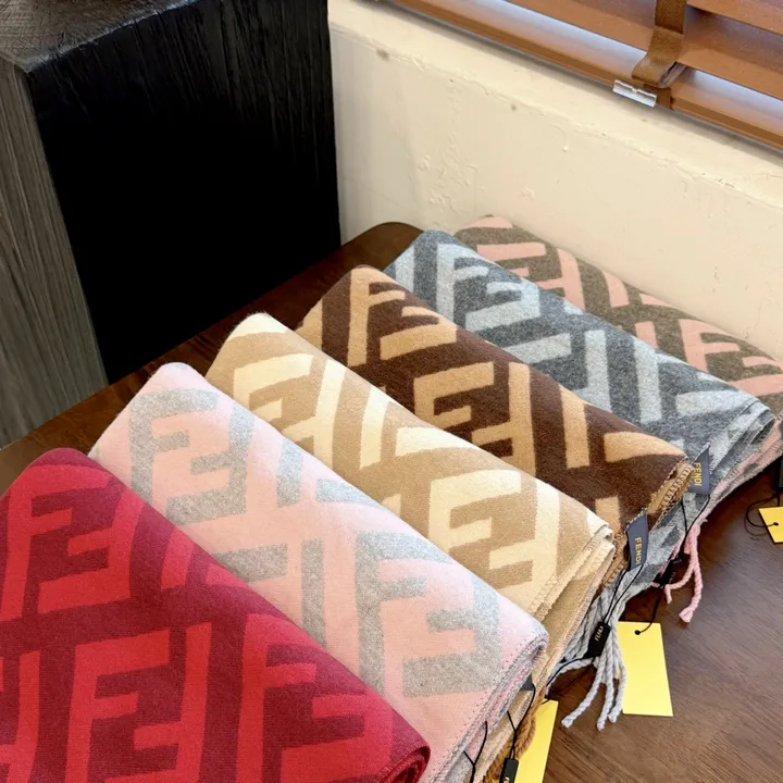 スーパーコピー フェンディ マフラー