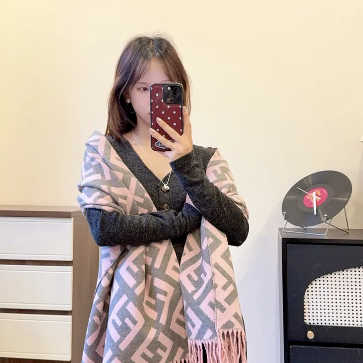 スーパーコピー フェンディ マフラー