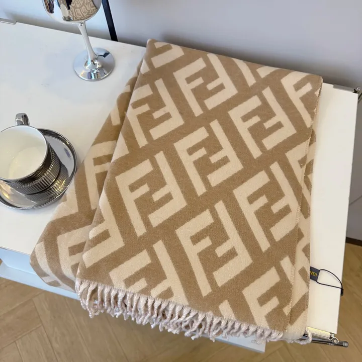 スーパーコピー フェンディ マフラー