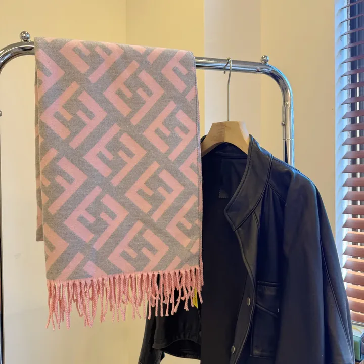 スーパーコピー フェンディ マフラー