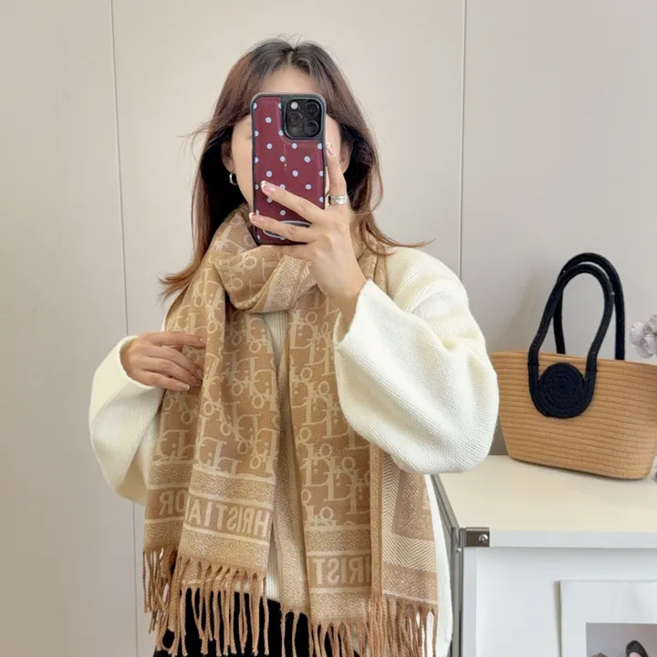 スーパーコピー フェンディ マフラー