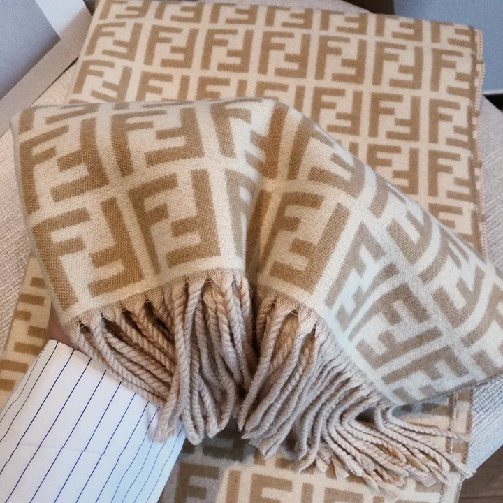 スーパーコピー フェンディ マフラー