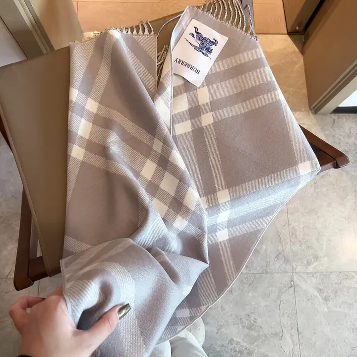 スーパーコピー バーバリー ス マフラー