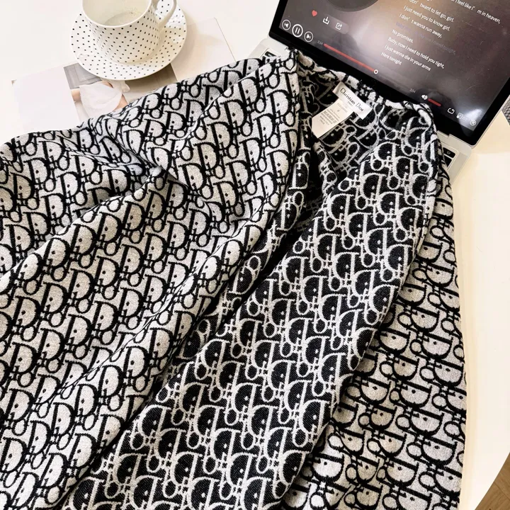 スーパーコピー ディオール マフラー