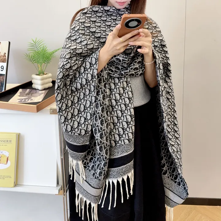 スーパーコピー ディオール マフラー