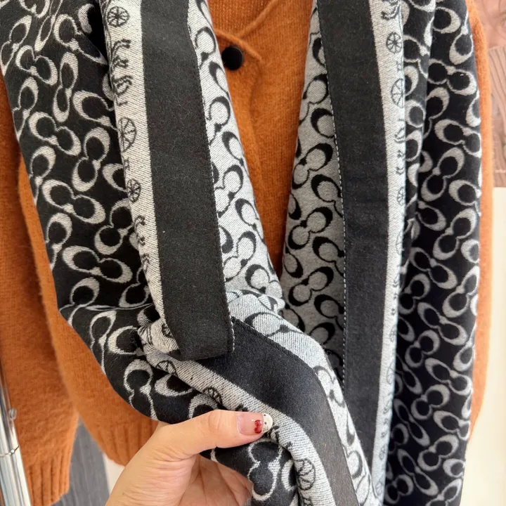 スーパーコピー コーチ マフラー