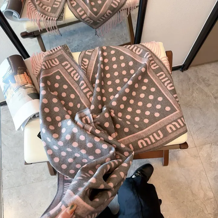 スーパーコピー フェンディ マフラー