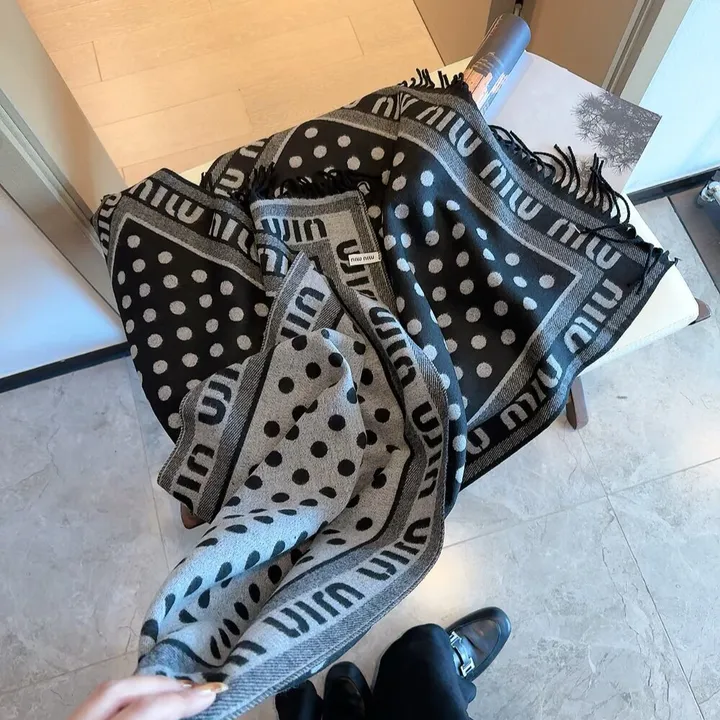 スーパーコピー フェンディ マフラー