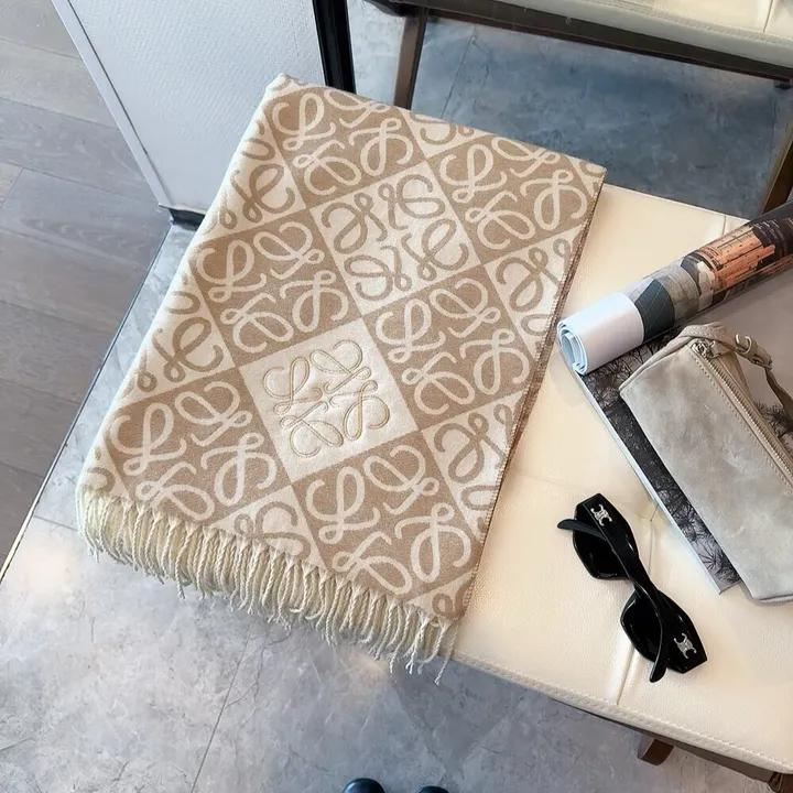 スーパーコピー ロエベ マフラー