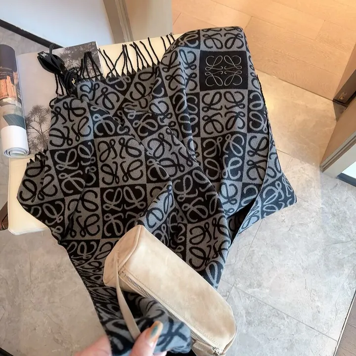 スーパーコピー ロエベ マフラー