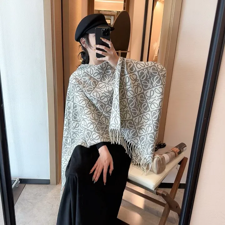 スーパーコピー ロエベ マフラー