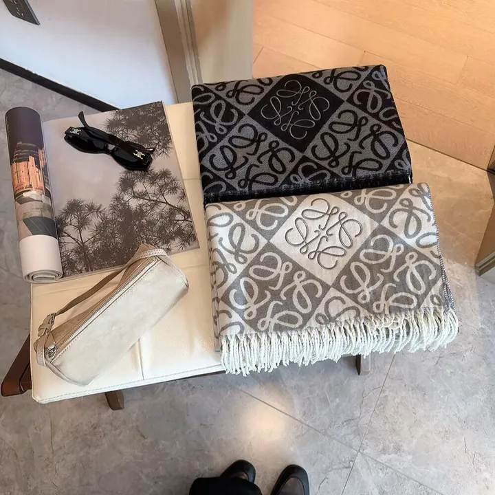 スーパーコピー ロエベ マフラー