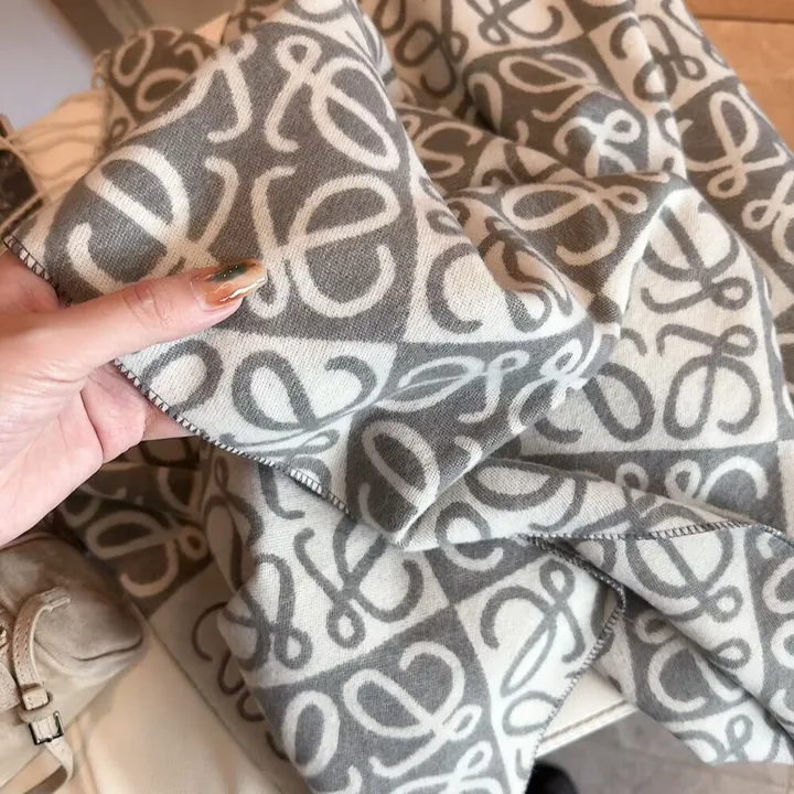 スーパーコピー ロエベ マフラー