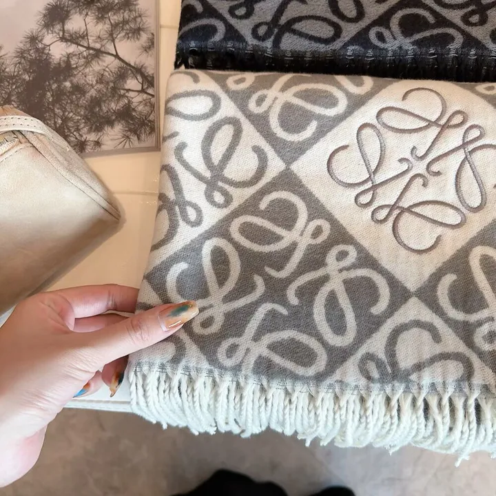 スーパーコピー ロエベ マフラー