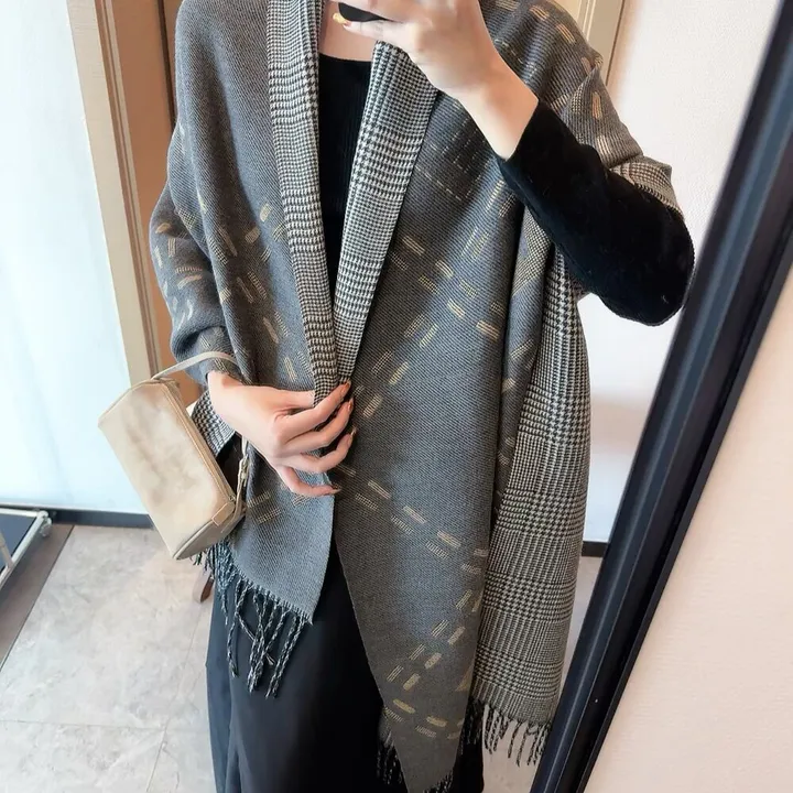 スーパーコピー フェンディ マフラー