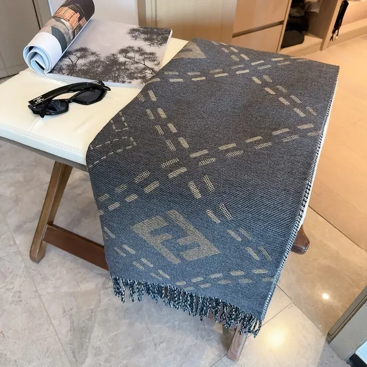 スーパーコピー フェンディ マフラー