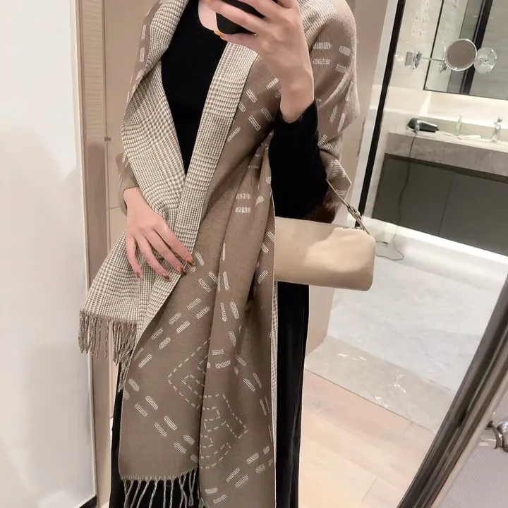 スーパーコピー フェンディ マフラー