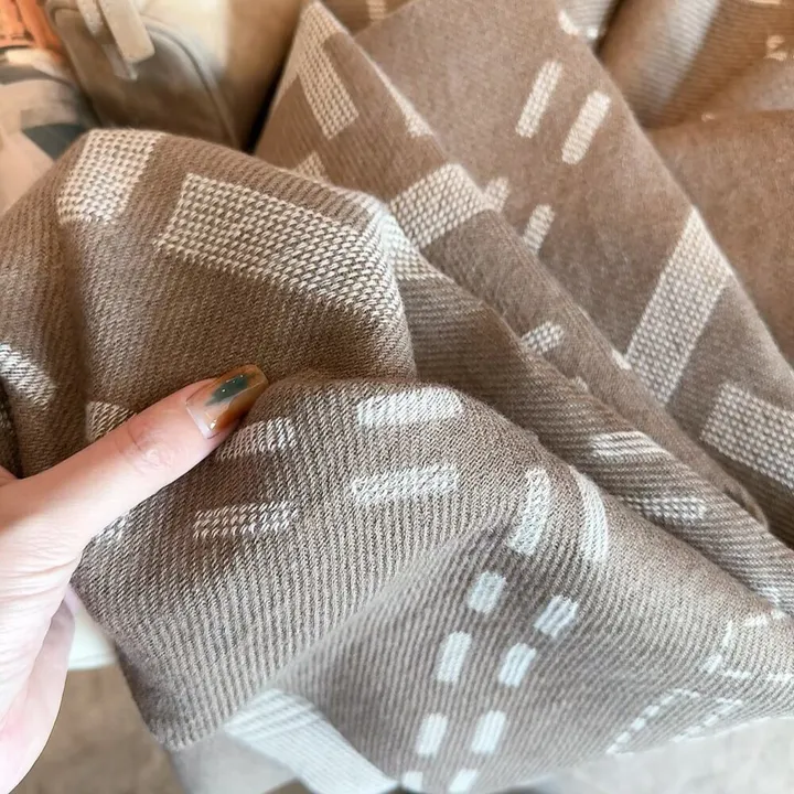 スーパーコピー フェンディ マフラー