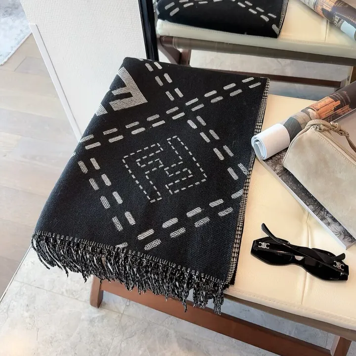 スーパーコピー フェンディ マフラー