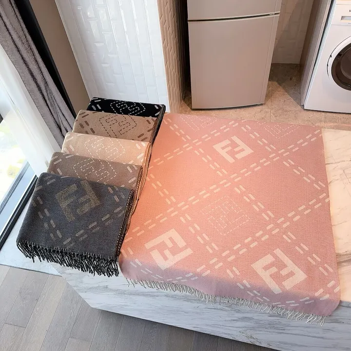 スーパーコピー フェンディ マフラー