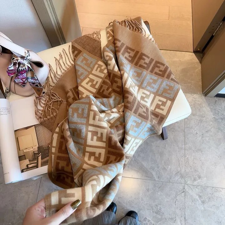 スーパーコピー フェンディ マフラー