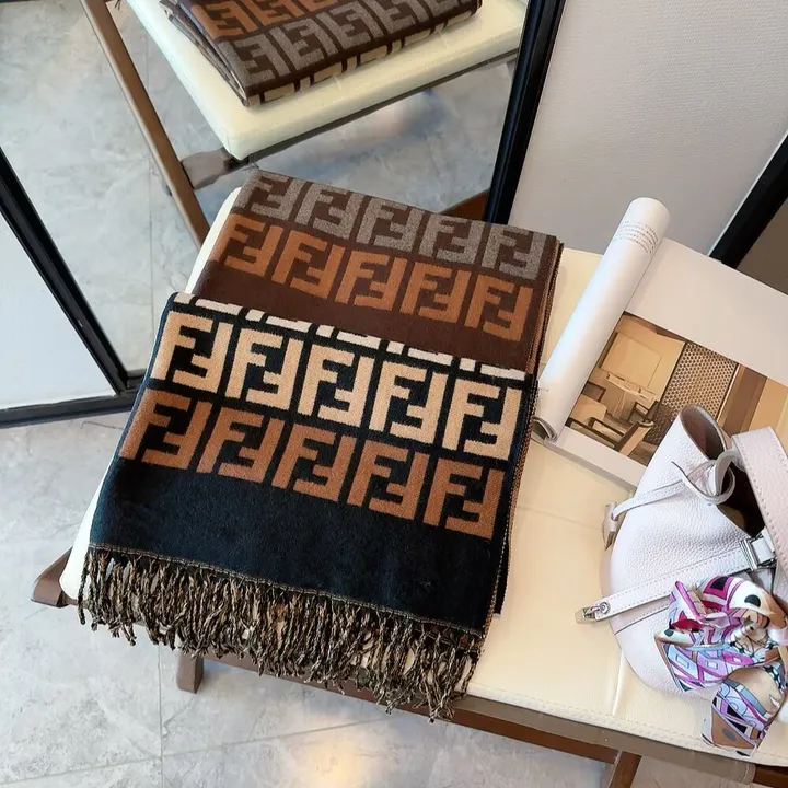 スーパーコピー フェンディ マフラー