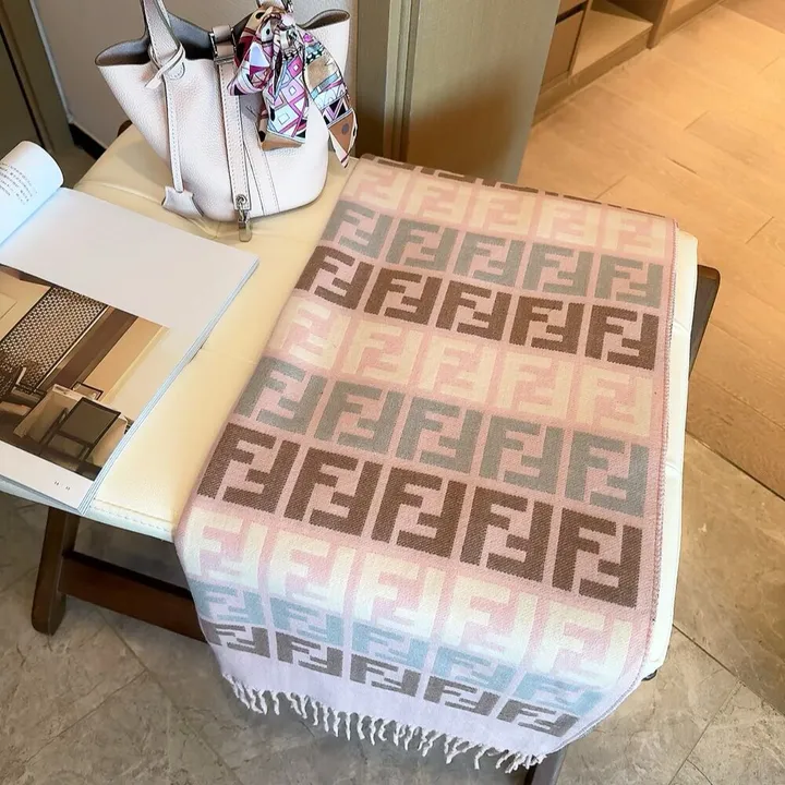 スーパーコピー フェンディ マフラー