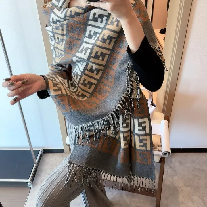 スーパーコピー フェンディ マフラー