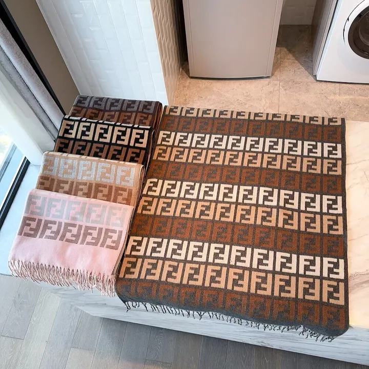 スーパーコピー フェンディ マフラー