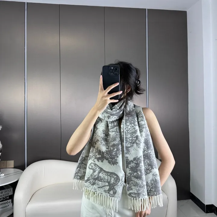 スーパーコピー ディオール マフラー