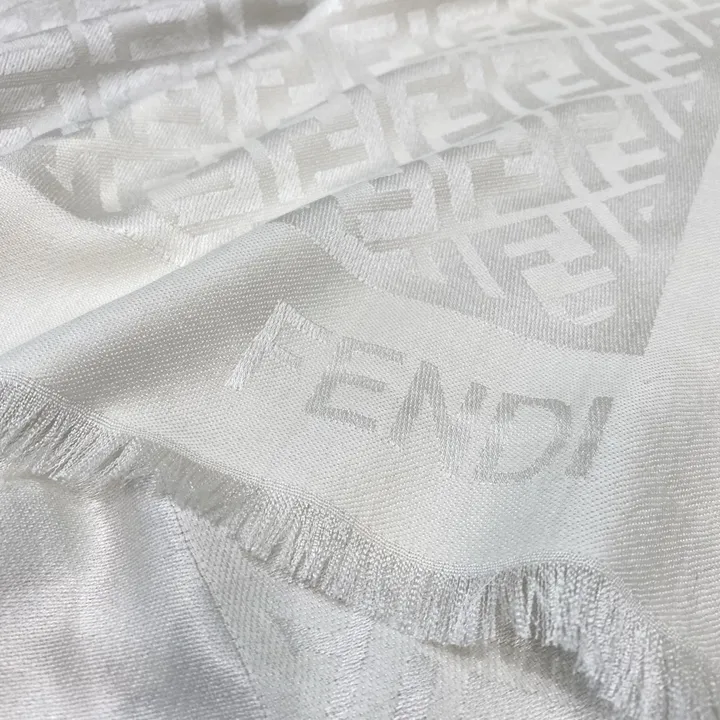 スーパーコピー フェンディ マフラー