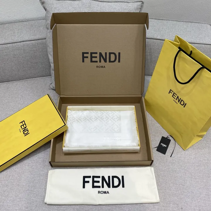 スーパーコピー フェンディ マフラー