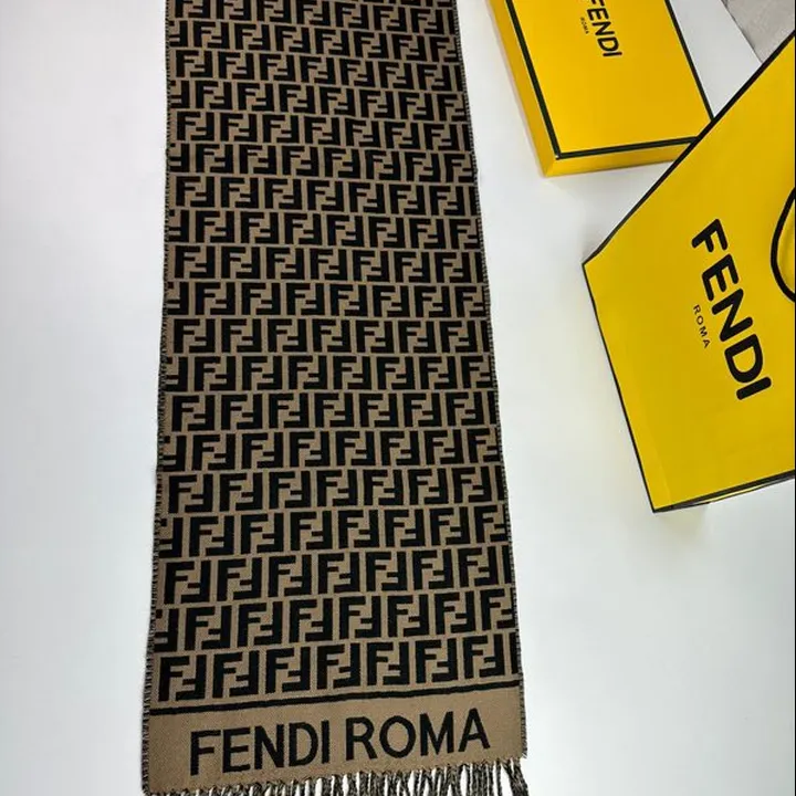 スーパーコピー フェンディ マフラー