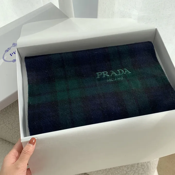 スーパーコピー プラダ マフラー