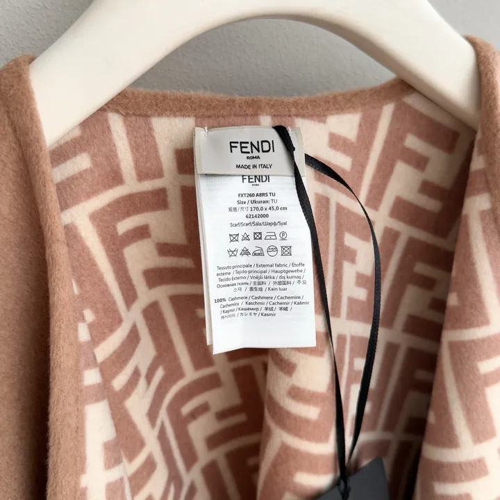 スーパーコピー フェンディ マフラー