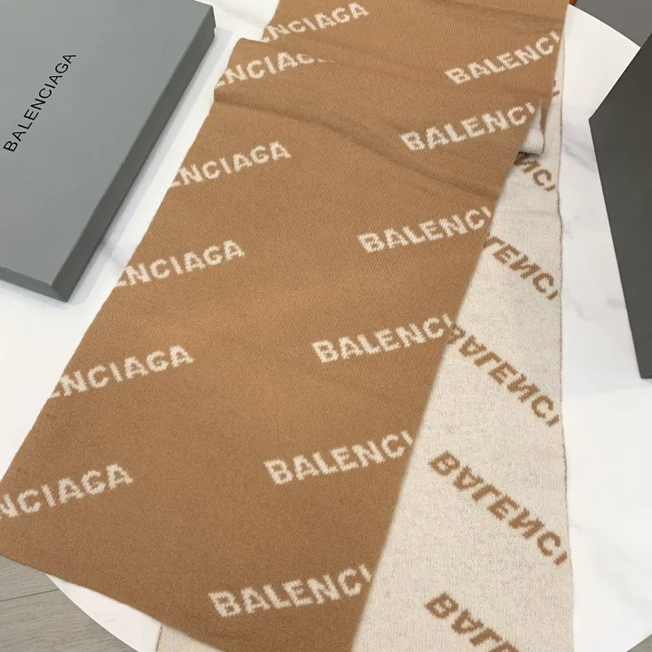 スーパーコピー バレンシアガ マフラー