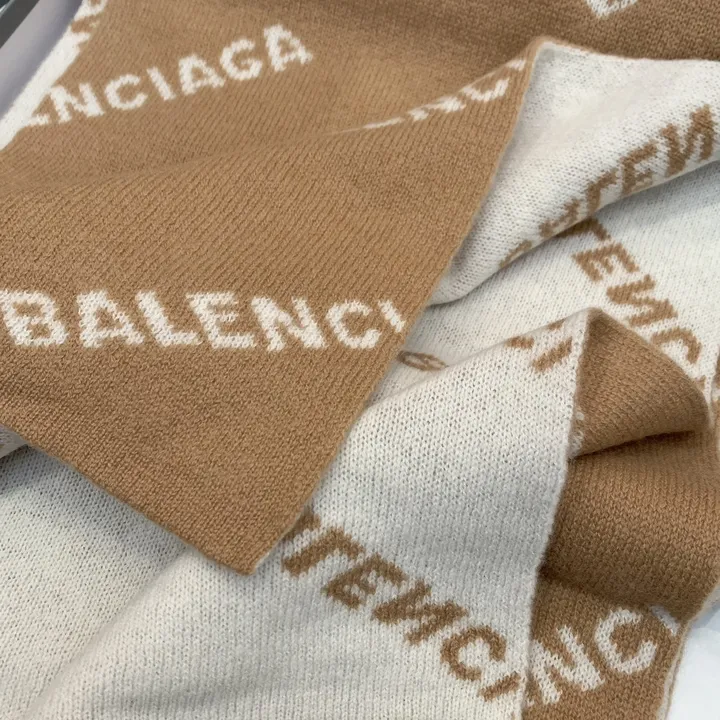 スーパーコピー バレンシアガ マフラー