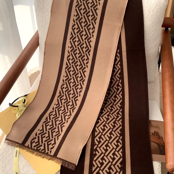 スーパーコピー フェンディ マフラー