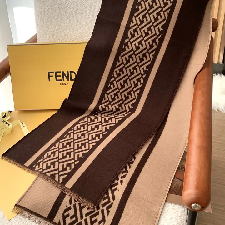 スーパーコピー フェンディ マフラー