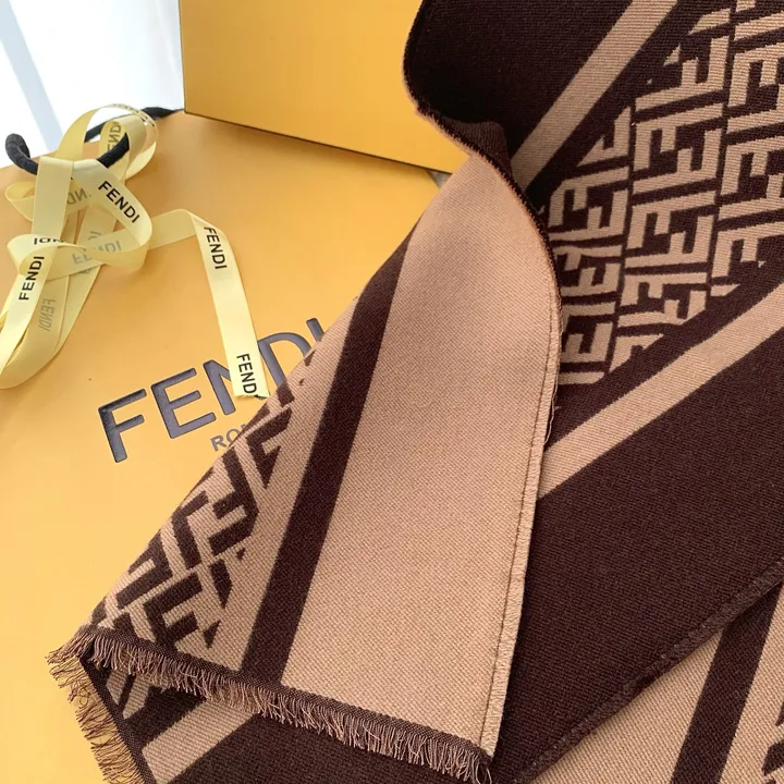 スーパーコピー フェンディ マフラー