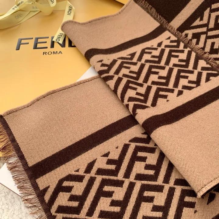 スーパーコピー フェンディ マフラー