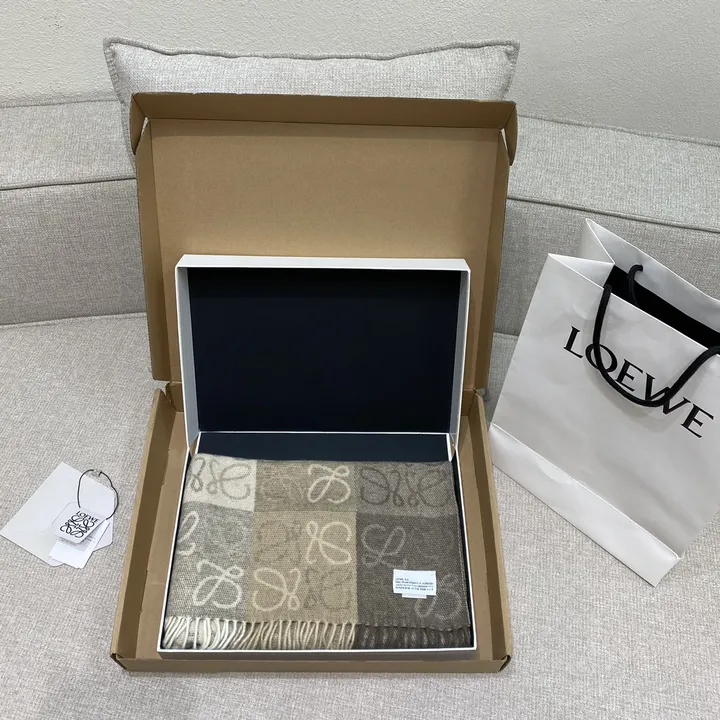 スーパーコピー ロエベ マフラー