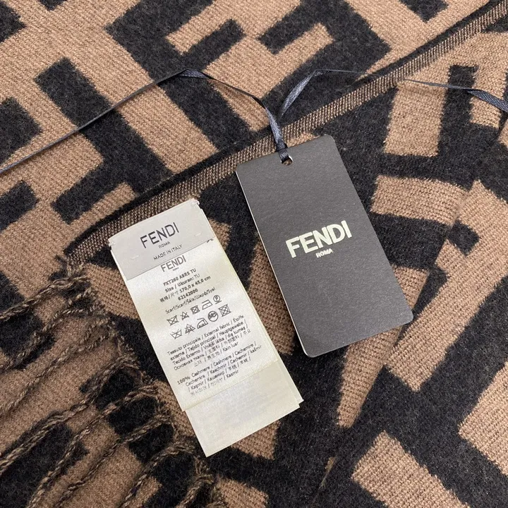 スーパーコピー フェンディ マフラー