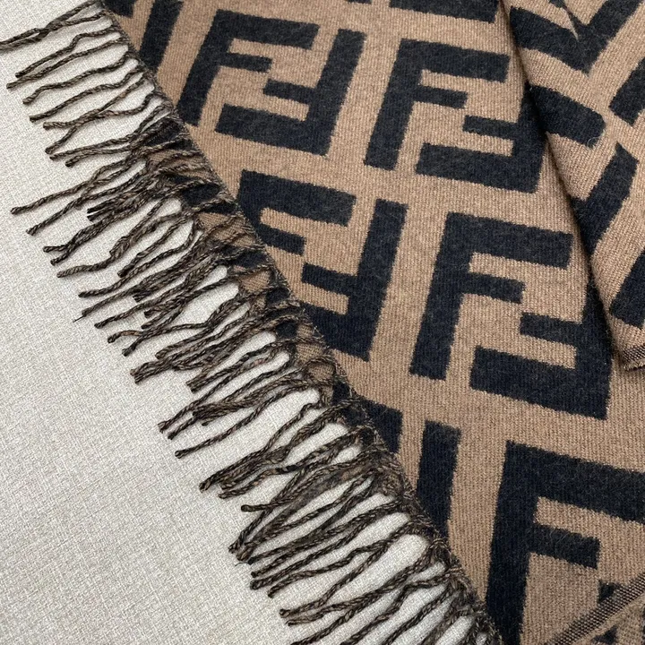 スーパーコピー フェンディ マフラー