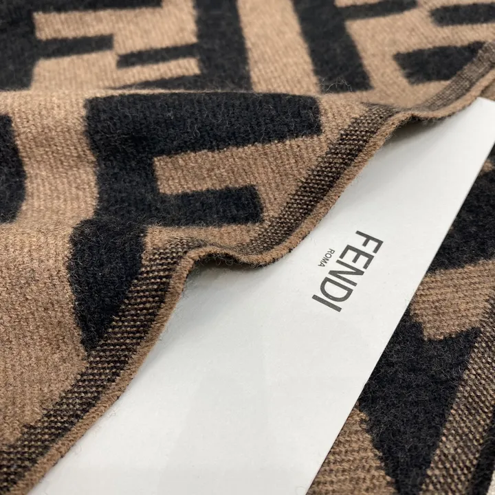 スーパーコピー フェンディ マフラー