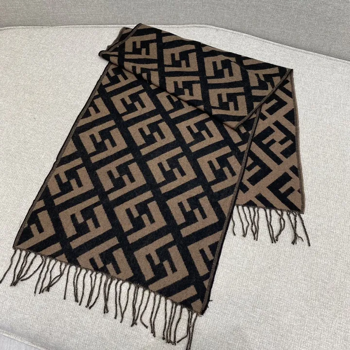 スーパーコピー フェンディ マフラー